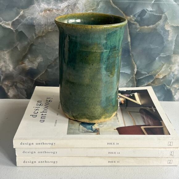 Studio Art Pottery Vase 7" Green Glossy Finish Hand Turned Signed - Picture 1 of 10